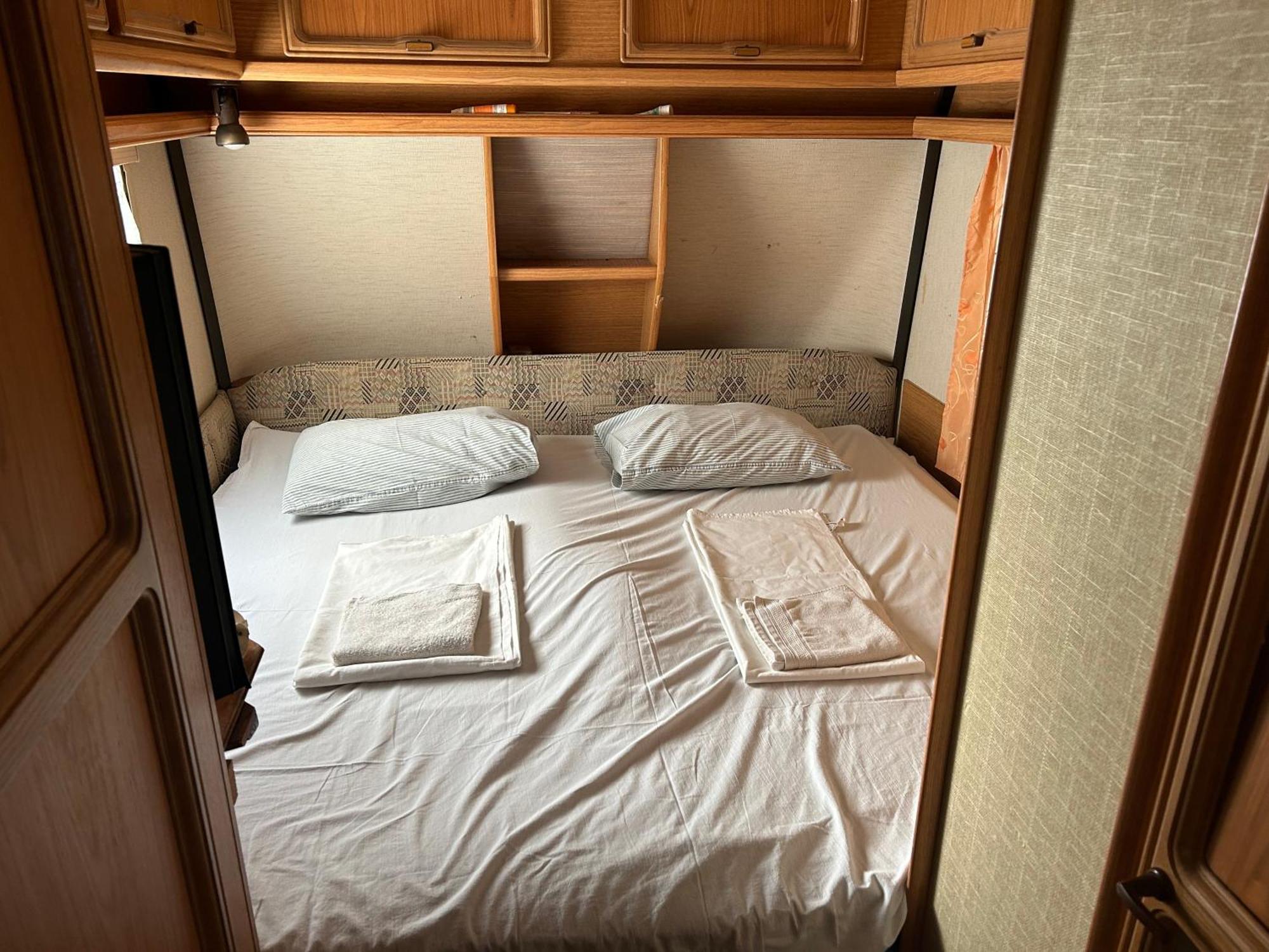 Camper For Two Banjole